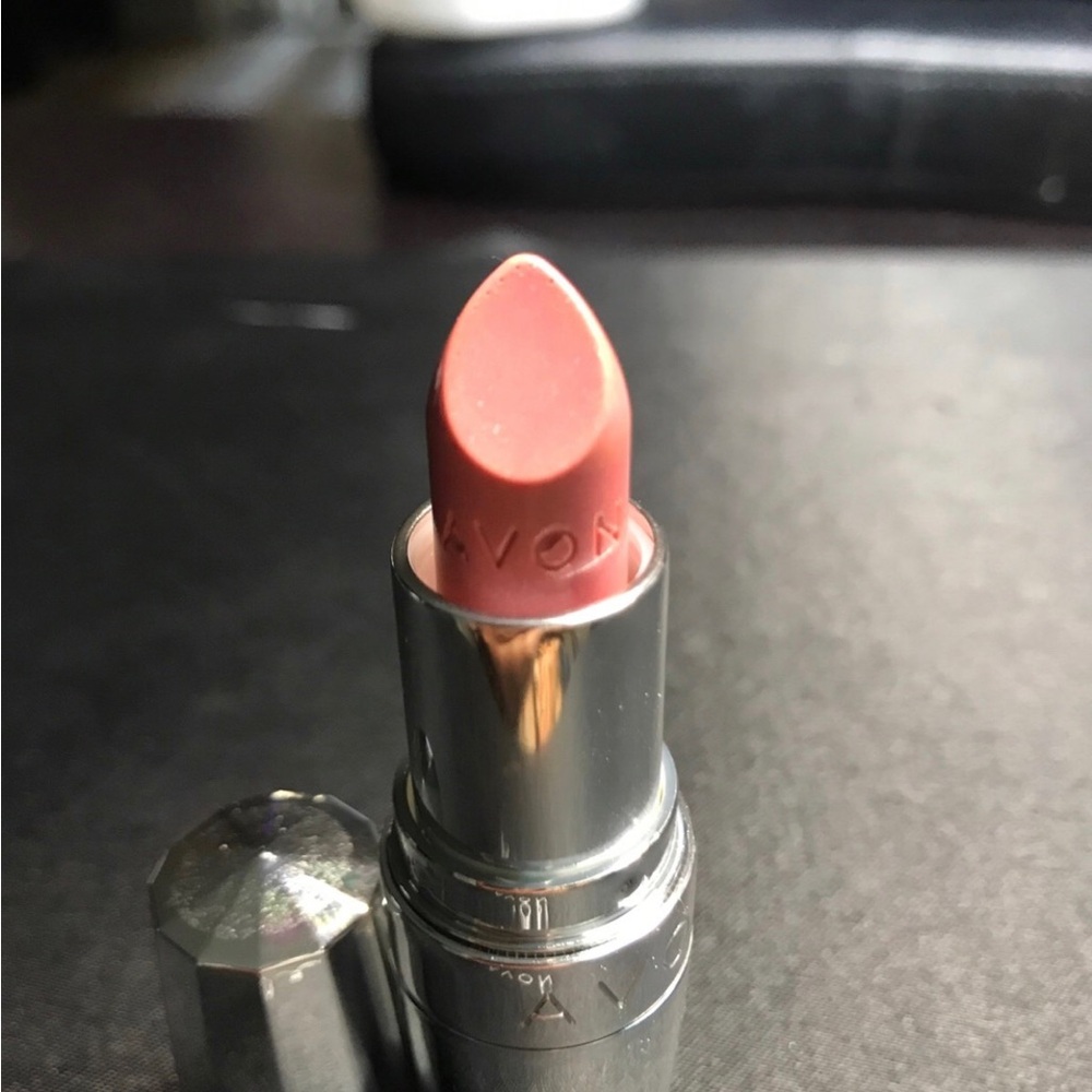 Avon Lipstick lovey rose